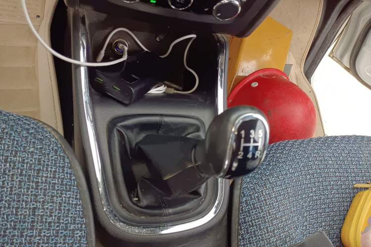 Used Jinbei Gold Hiace 2023 1.5L Passenger Vehicle Engineering Lion 5/6/7 Seater Gear Lever