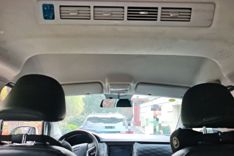 Used Jinbei Gold Hiace 2023 1.5L Passenger Van Travel Lion 5/6/7-Seater with Central Air Conditioning Headliner
