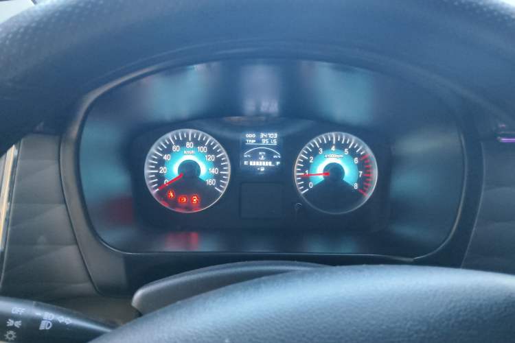 Used Jinbei Gold Hiace 2023 1.5L Passenger Vehicle Engineering Lion 5/6/7 Seater Instrument Cluster
