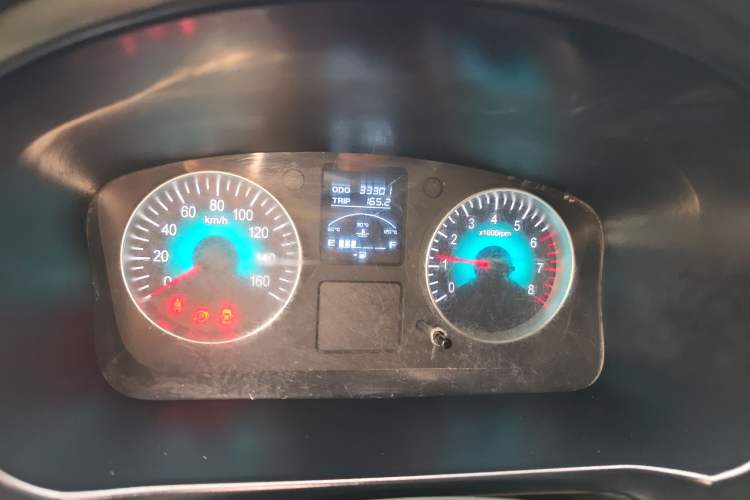 Used Jinbei Gold Hiace 2023 1.5L Passenger Van Travel Lion 5/6/7-Seater with Central Air Conditioning Instrument Cluster