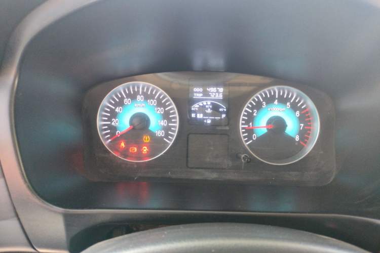 Used Jinbei Gold Hiace 2023 1.5L Passenger Van Travel Lion 9-Seater with Central Air Conditioning Instrument Cluster