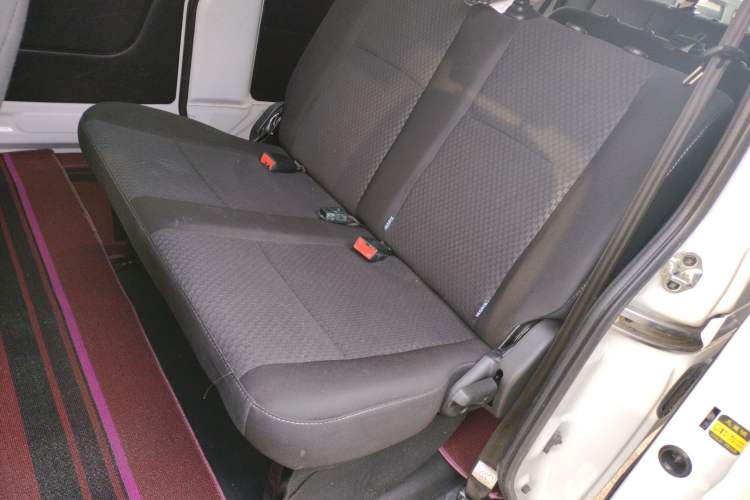 Used Jinbei Gold Hiace 2023 1.5L Passenger Vehicle Engineering Lion 9 Seats Interior 4