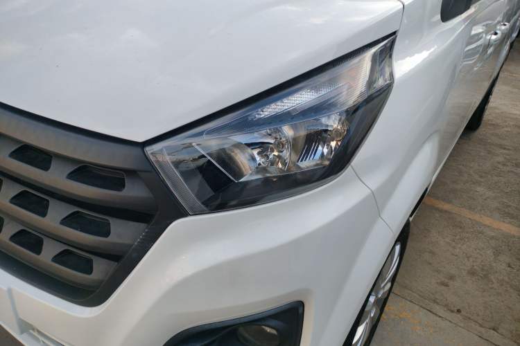 Used Jinbei Gold Hiace 2023 1.5L Passenger Vehicle Engineering Lion 9 Seats Left Front Headlight