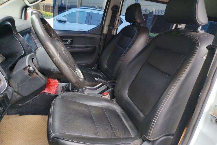 Used Jinbei Gold Hiace 2023 1.5L Passenger Van Travel Lion 9-Seater with Central Air Conditioning Left Front Seat