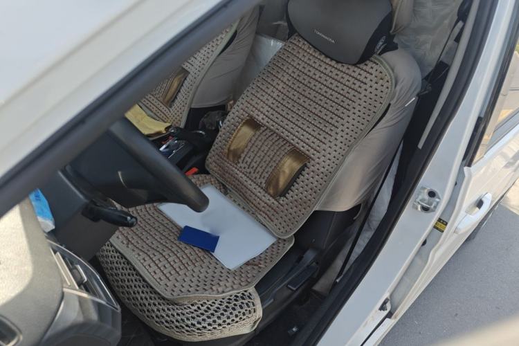 Used Jinbei Gold Hiace 2023 2.0L Passenger Van Engineering Lion 5/6/7 Seats Left Front Seat