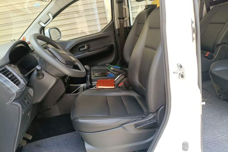 Used Jinbei Gold Hiace  Left Front Seat