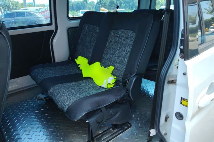 Used Jinbei Gold Hiace 2023 1.5L Passenger Vehicle Engineering Lion 5/6/7 Seater Left Rear Seat
