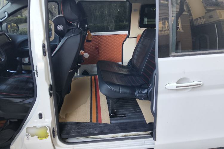 Used Jinbei Gold Hiace 2023 1.5L Passenger Vehicle Engineering Lion 5/6/7 Seater Left Rear Seat