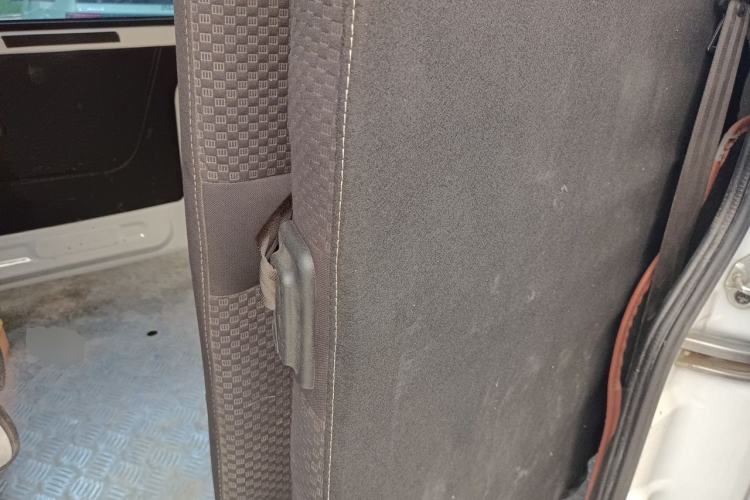 Used Jinbei Gold Hiace 2023 1.5L Passenger Vehicle Engineering Lion 5/6/7 Seater Left Rear Seat