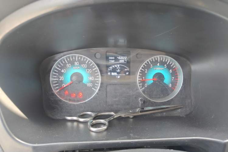 Used Jinbei Gold Hiace 2023 2.0L Passenger Van Engineering Lion 5/6/7 Seats Odometer Close Up