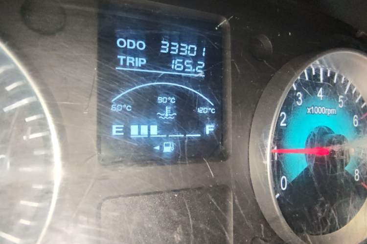 Used Jinbei Gold Hiace 2023 1.5L Passenger Van Travel Lion 5/6/7-Seater with Central Air Conditioning Odometer Close Up