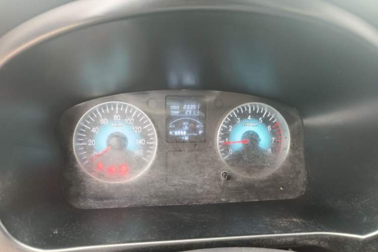 Used Jinbei Gold Hiace 2023 1.5L Passenger Van Travel Lion 5/6/7-Seater with Central Air Conditioning Odometer Close Up