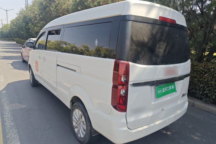 Used Jinbei Gold Hiace 2023 2.0L Passenger Van Engineering Lion 5/6/7 Seats Rear Left 45 Deg
