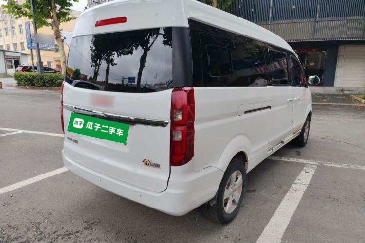Used Jinbei Gold Hiace 2023 1.5L Passenger Van Travel Lion 9-Seater with Central Air Conditioning Rear Right 45 Deg