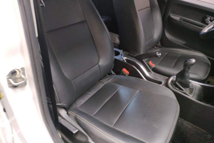 Used Jinbei Gold Hiace 2023 1.5L Passenger Vehicle Engineering Lion 5/6/7 Seater Right Front Seat