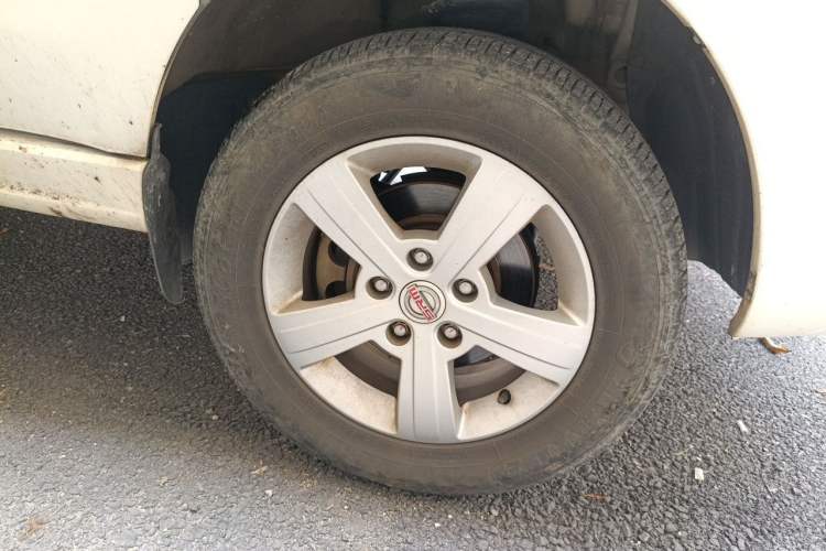 Used Jinbei Gold Hiace  Right Front Wheel Hub