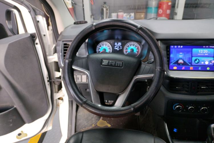Used Jinbei Gold Hiace 2023 1.5L Passenger Vehicle Engineering Lion 5/6/7 Seater Steering Wheel