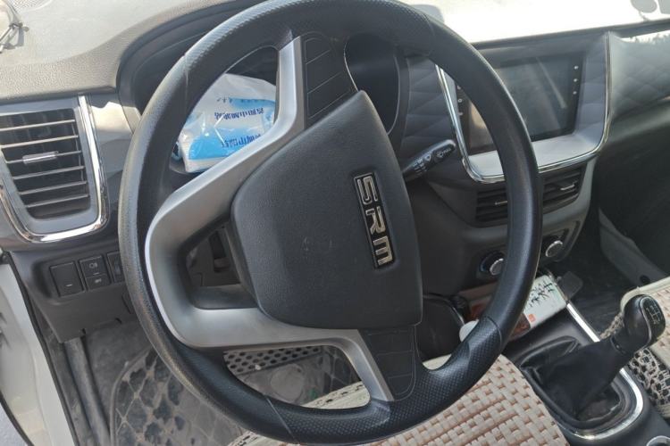 Used Jinbei Gold Hiace 2023 2.0L Passenger Van Engineering Lion 5/6/7 Seats Steering Wheel