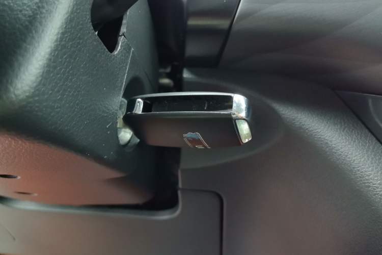 Used Jinbei Gold Hiace 2023 1.5L Passenger Vehicle Engineering Lion 5/6/7 Seater Vehicle Key