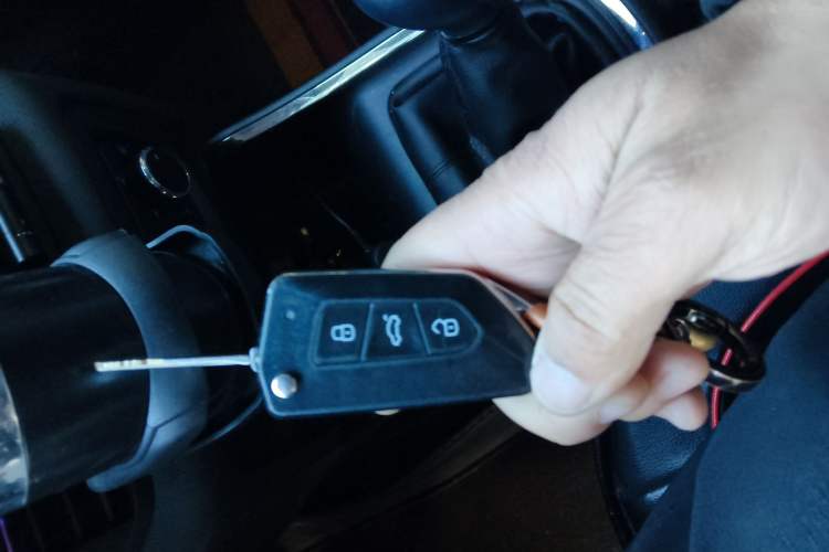 Used Jinbei Gold Hiace 2023 1.5L Passenger Vehicle Engineering Lion 5/6/7 Seater Vehicle Key