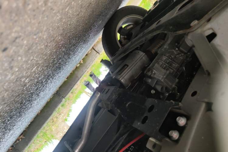 Used Jinbei Gold Hiace 2024 1.5L Magic Lion 6-Seater Chassis Front Left