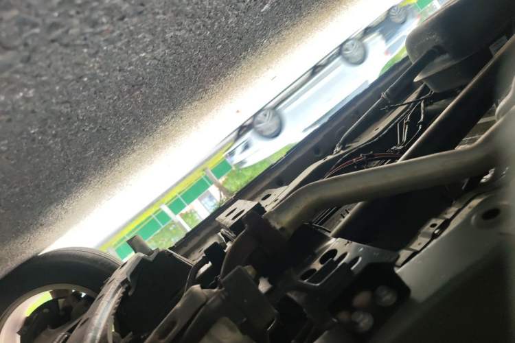 Used Jinbei Gold Hiace 2024 1.5L Magic Lion 6-Seater Chassis Front Right