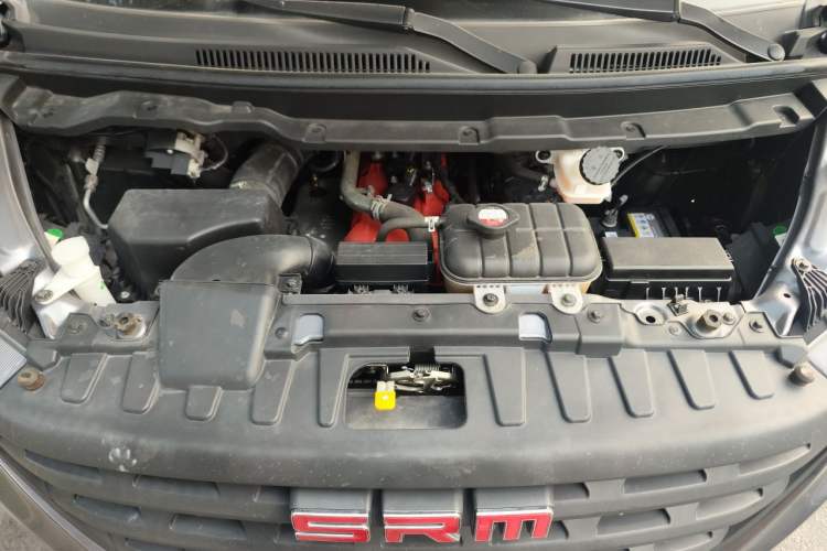 Used Jinbei Gold Hiace 2024 1.5L Magic Lion 6-Seater Engine Bay