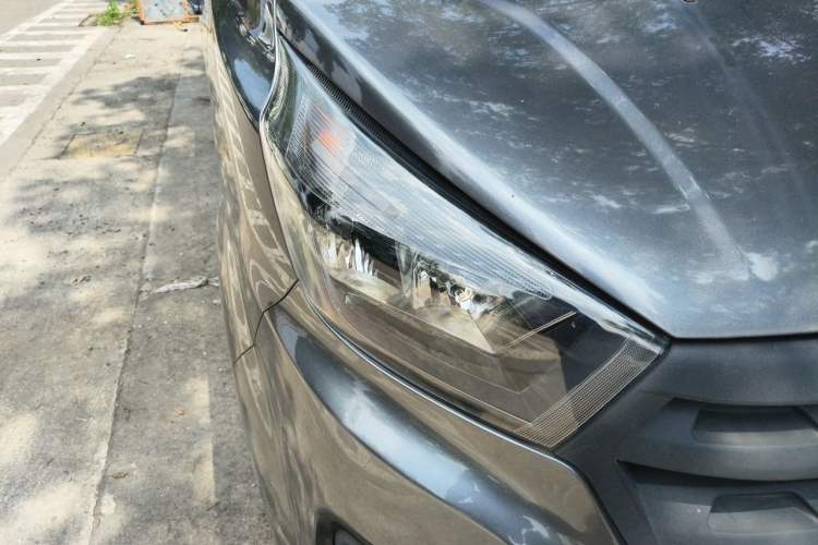 Used Jinbei Gold Hiace 2024 1.5L Passenger Vehicle Travel Lion 5/6/7-Seater with Central Air Conditioning Right Front Headlight