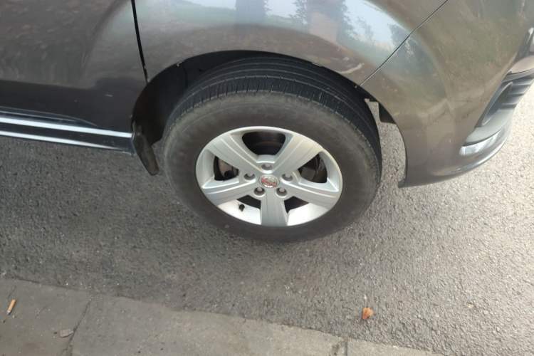 Used Jinbei Gold Hiace 2024 1.5L Magic Lion 6-Seater Right Front Wheel Hub