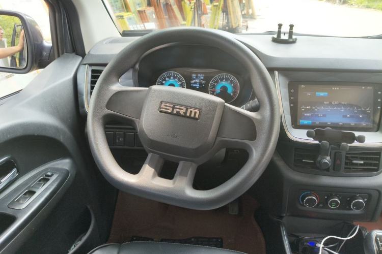 Used Jinbei Gold Hiace 2024 1.5L Passenger Vehicle Travel Lion 5/6/7-Seater with Central Air Conditioning Steering Wheel