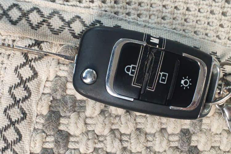 Used Jinbei Gold Hiace 2024 1.5L Magic Lion 6-Seater Vehicle Key
