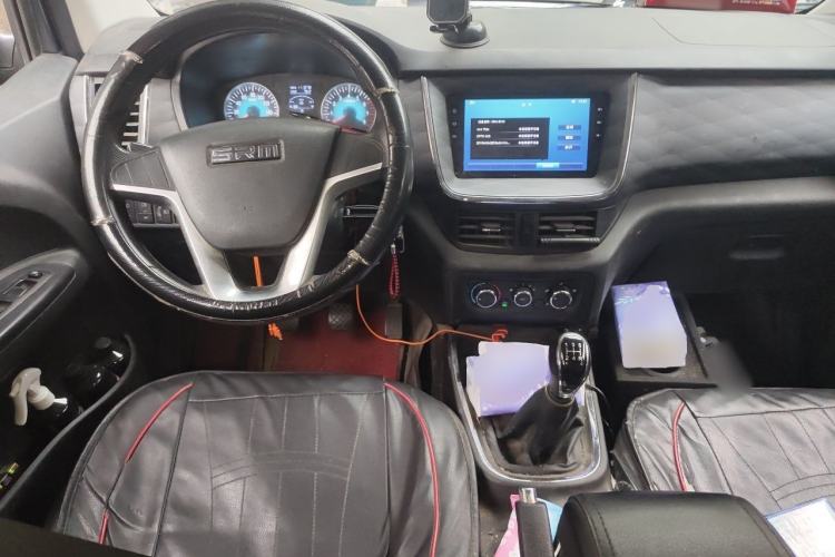 Used Jinbei Gold Hiace 2024 2.0L Commercial Version Travel Lion 7-Seater with 140L CNG Tank Center Console