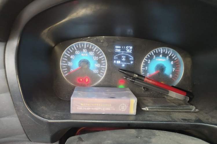 Used Jinbei Gold Hiace 2024 2.0L Commercial Version Travel Lion 7-Seater with 140L CNG Tank Instrument Cluster
