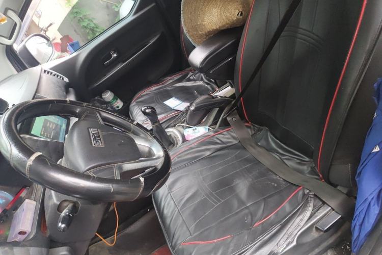 Used Jinbei Gold Hiace 2024 2.0L Commercial Version Travel Lion 7-Seater with 140L CNG Tank Left Front Seat