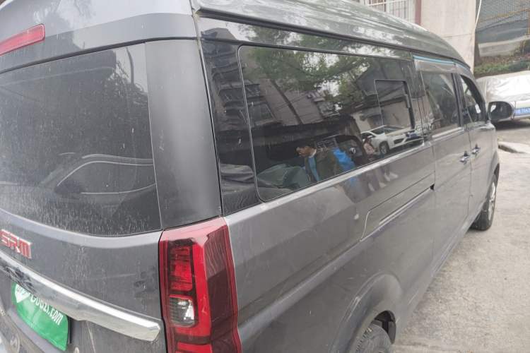 Used Jinbei Gold Hiace 2024 2.0L Commercial Version Travel Lion 7-Seater with 140L CNG Tank Rear Right 45 Deg