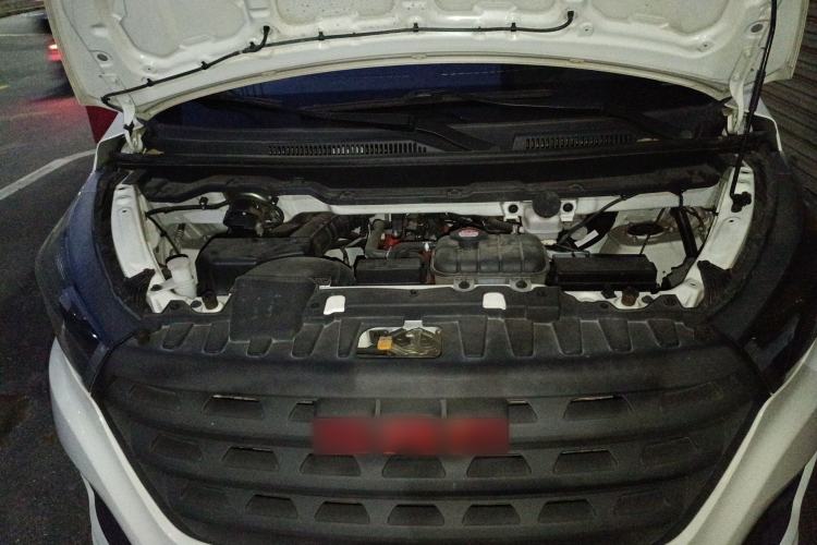 Used Jinbei Gold Hiace 2024 1.5L Travel Lion Commercial Version 7-Seater Engine Bay