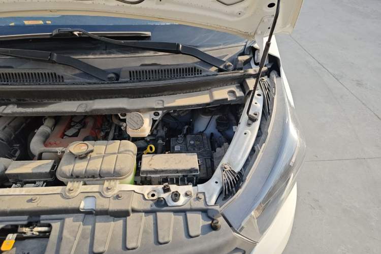 Used Jinbei Gold Hiace 2024 2.0L Travel Lion 5/6/7-Seater Central Air Conditioning Engine Bay Left