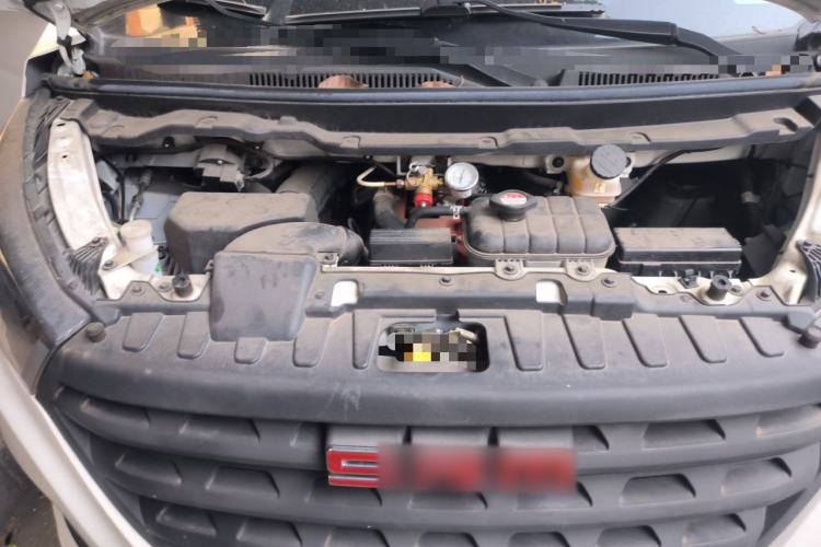 Used Jinbei Gold Hiace 2024 2.0L Travel Lion Passenger Vehicle 5/6/7-Seater CNG Central Air Conditioning Engine Bay