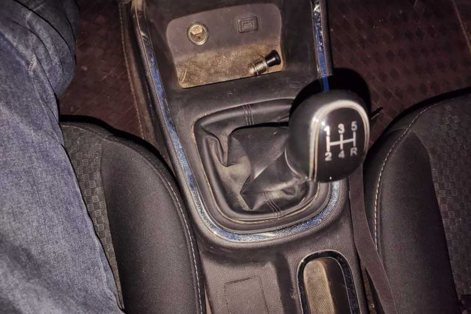 Used Jinbei Gold Hiace 2024 1.5L Passenger Vehicle Engineering Lion 9 Seats Gear Lever