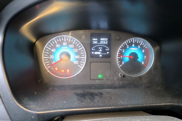 Used Jinbei Gold Hiace 2024 2.0L Travel Lion Passenger Vehicle 5/6/7-Seater CNG Central Air Conditioning Instrument Cluster