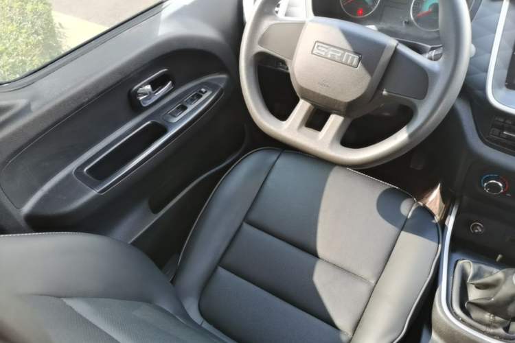 Used Jinbei Gold Hiace 2024 1.5L Passenger Vehicle Engineering Lion 9 Seats Left Front Seat