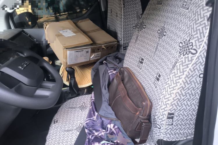 Used Jinbei Gold Hiace 2024 2.0L Travel Lion Passenger Vehicle 5/6/7-Seater CNG Central Air Conditioning Left Front Seat