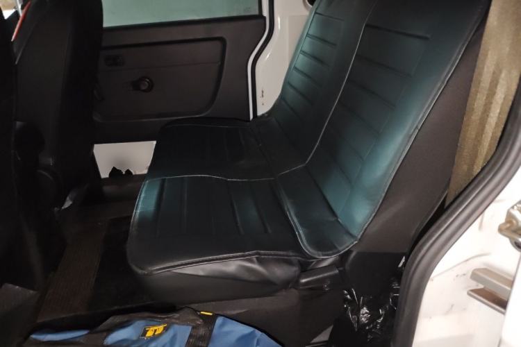 Used Jinbei Gold Hiace 2024 2.0L Travel Lion Passenger Vehicle 5/6/7-Seater CNG Central Air Conditioning Left Rear Seat