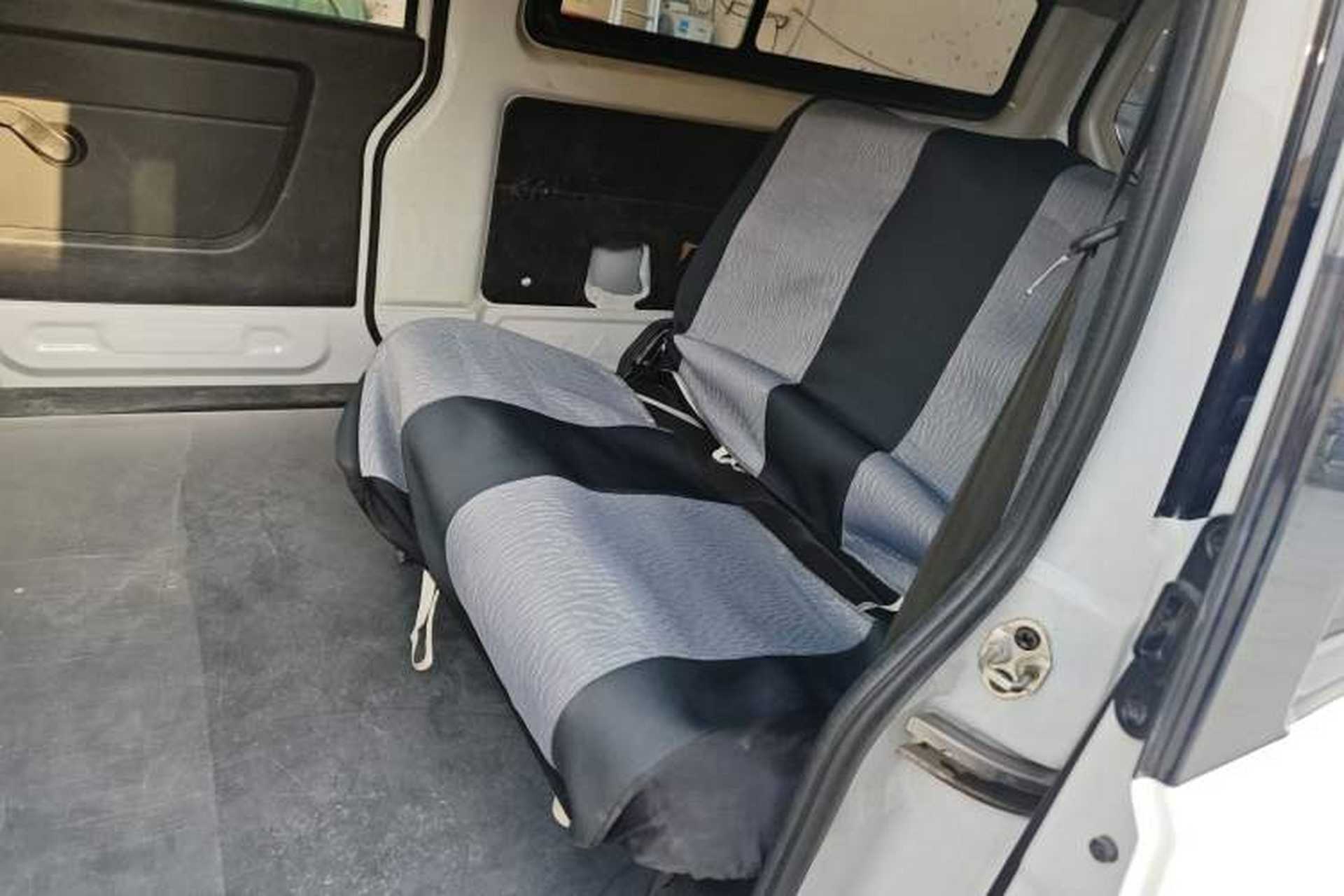 Used Jinbei Gold Hiace 2024 2.0L Travel Lion 5/6/7-Seater Central Air Conditioning Left Rear Seat