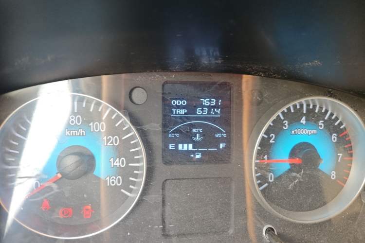 Used Jinbei Gold Hiace 2024 2.0L Travel Lion 5/6/7-Seater Central Air Conditioning Odometer Close Up