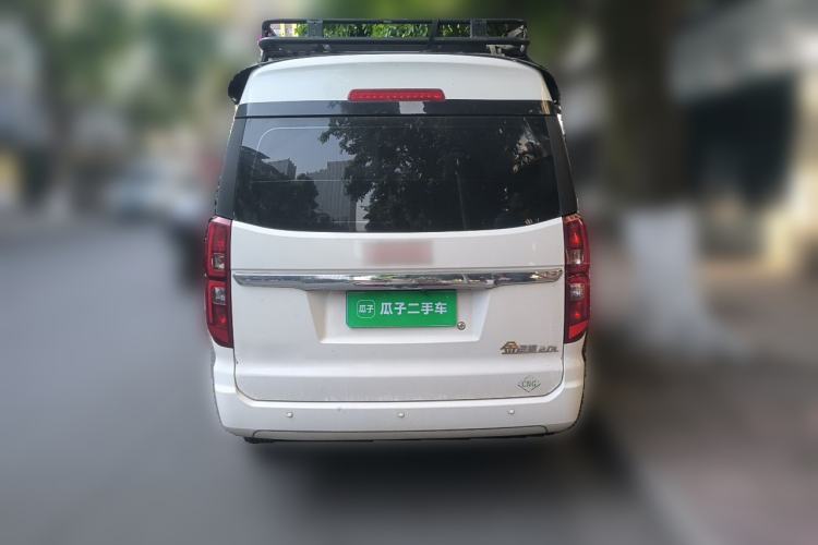 Used Jinbei Gold Hiace 2024 2.0L Travel Lion Passenger Vehicle 5/6/7-Seater CNG Central Air Conditioning Rear