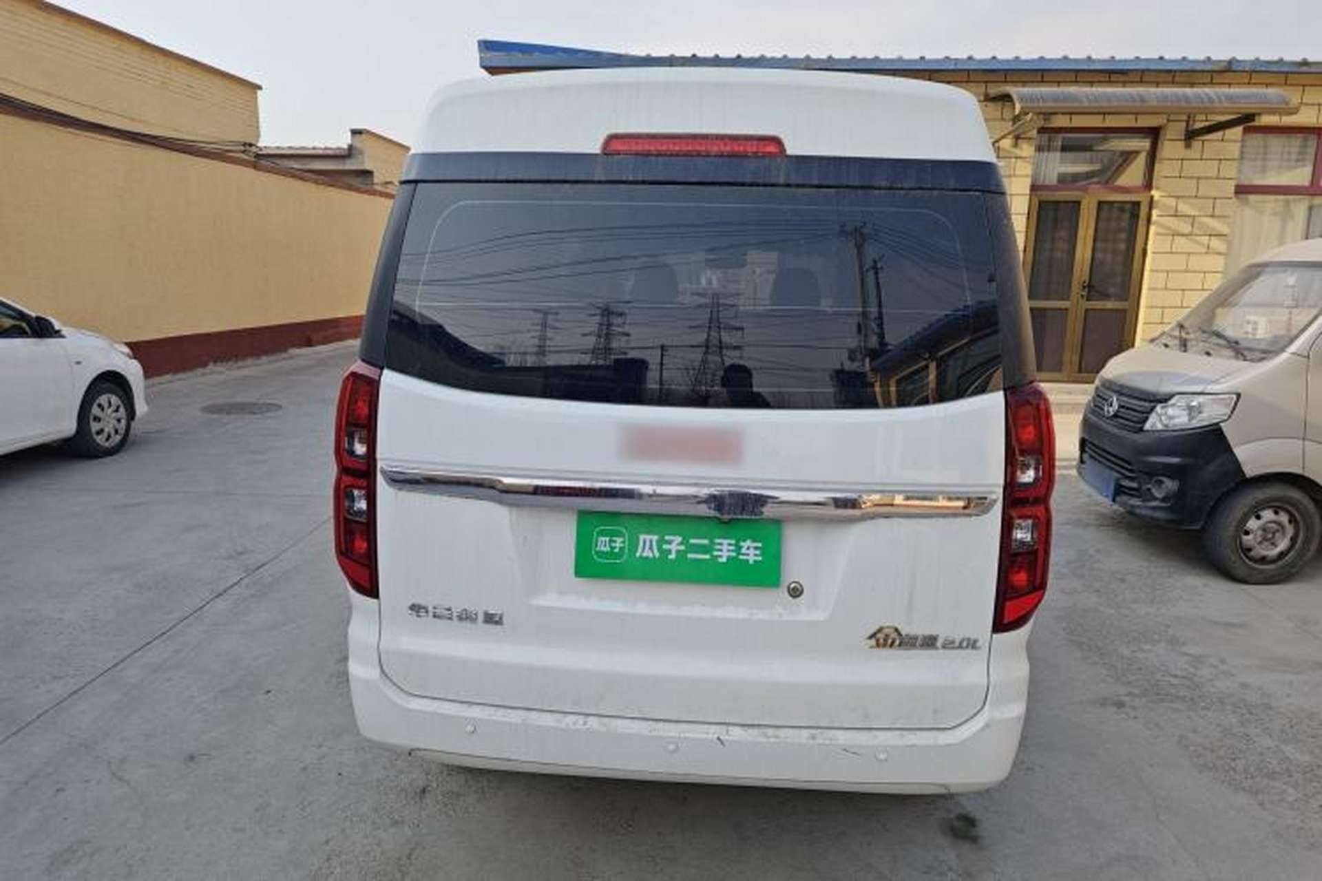 Used Jinbei Gold Hiace 2024 2.0L Travel Lion 5/6/7-Seater Central Air Conditioning Rear