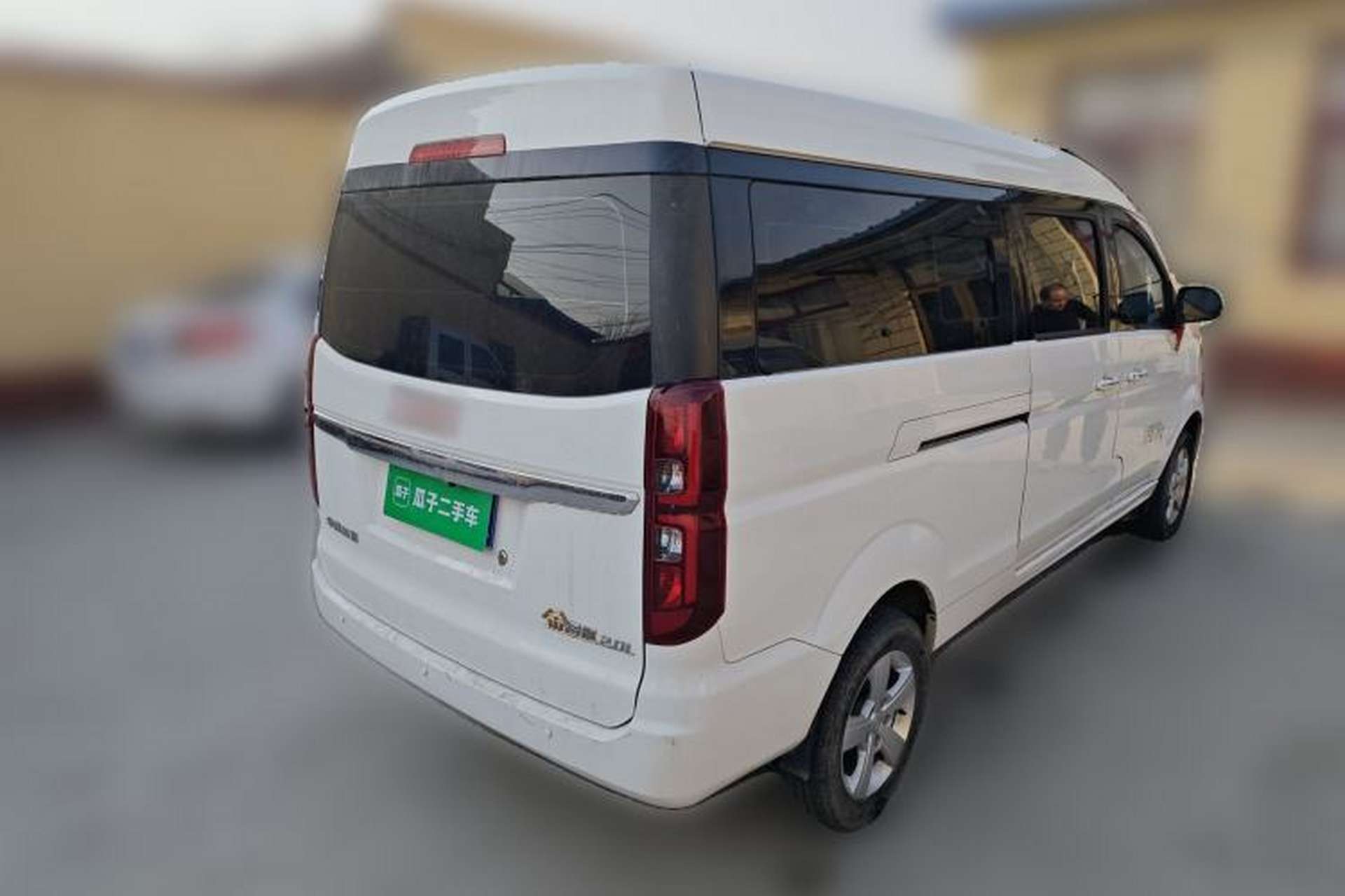 Used Jinbei Gold Hiace 2024 2.0L Travel Lion 5/6/7-Seater Central Air Conditioning Rear Right 45 Deg