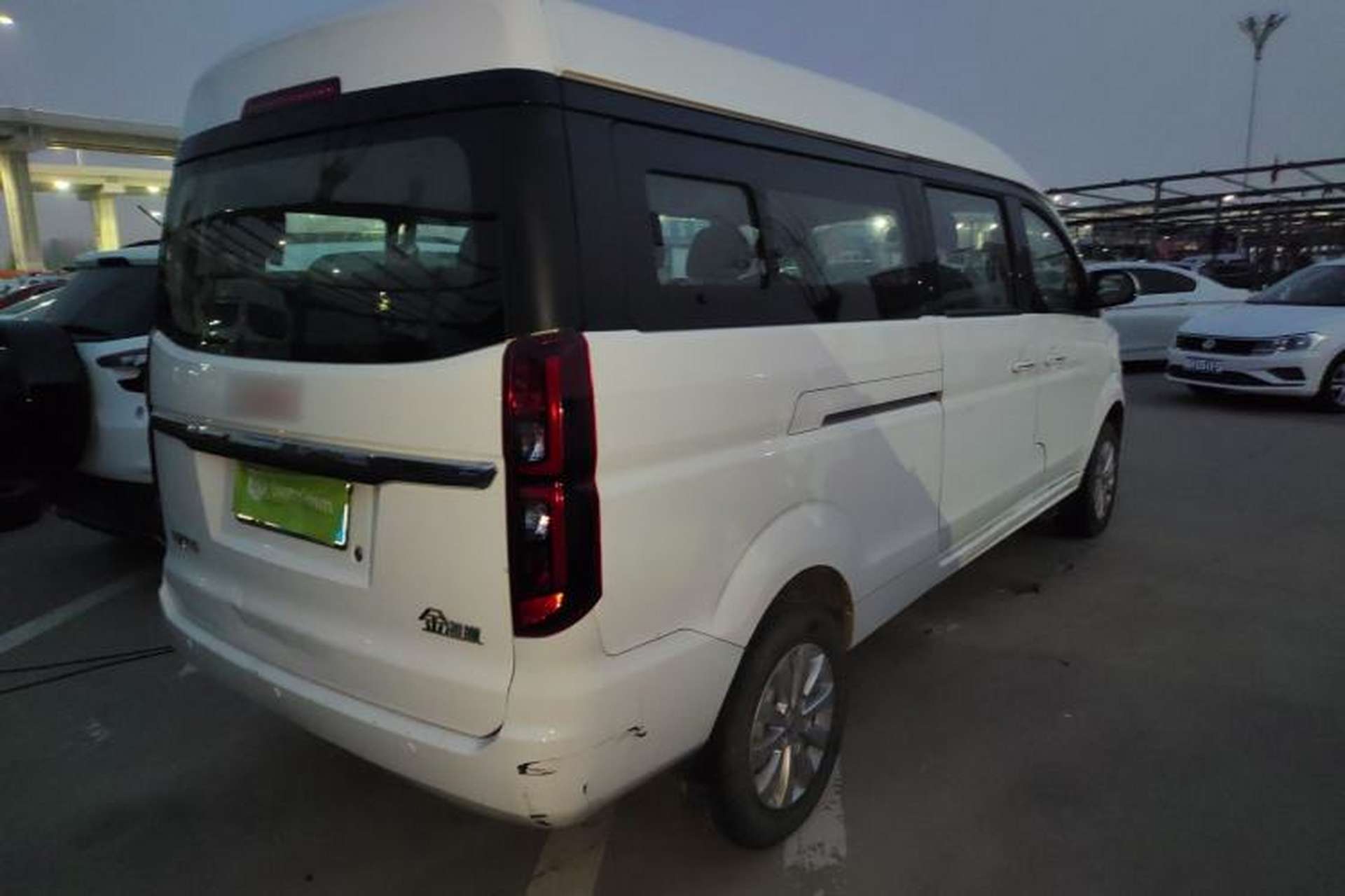 Used Jinbei Gold Hiace 2024 1.5L Passenger Vehicle Engineering Lion 9 Seats Rear Right 45 Deg