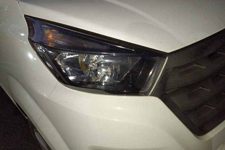 Used Jinbei Gold Hiace 2024 1.5L Travel Lion Commercial Version 7-Seater Right Front Headlight